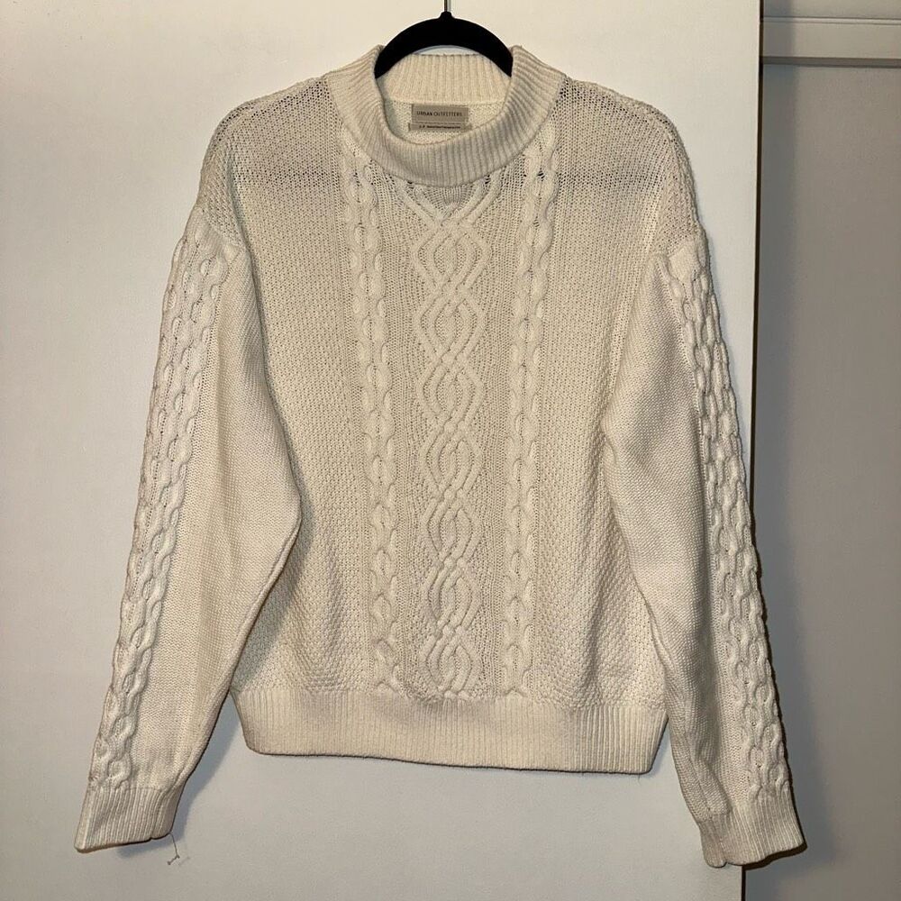 Urban Outfitters Small Mock Neck Long Sleeve Cable Knit Womens Sweater White EUC